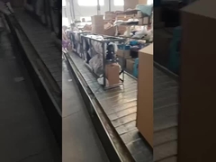 Verken de productielijn van de motorfabriek en zie het uitstekende vakmanschap van de werknemer